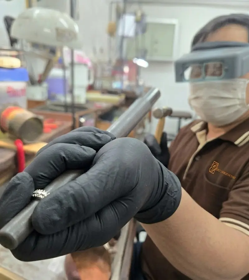 Gold Jewelry Factory — Artisan craftsmanship in Bangkok