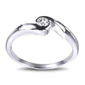 Modern Spiral Diamond Solitaire